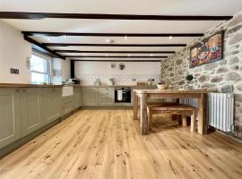 Arrowan Common Farm Cottages, hotel di Coverack