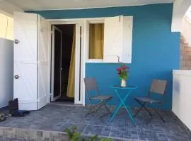 Appartement d'une chambre avec terrasse et wifi a Sainte Anne a 1 km de la plage