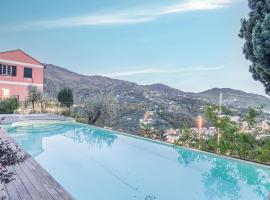 Recco apartment with view and pool, hotel con piscina en Recco