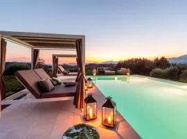 LOSE THE WORLD. FIND YOURSELF. VILLA DUEMANI, 8 BEDROOMS, PANORAMIC POOL & SPA