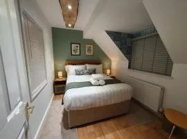 Riverwood Retreat - Self Contained Lux Apartment, Close to the Celtic Resort