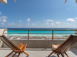 Stunning Ocean View in Cancun, hotel near Backstage Theatre, Cancún