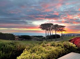 Panorama Ocean & Golf Fairway view, cottage in Bodega Bay