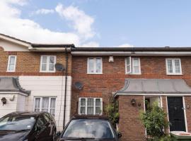 Viesnīca Modern & Spacious - Walk to London ExCEL- Parking Londonā