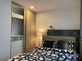 2BR Service Condo in Sriracha, sewaan penginapan di Si Racha