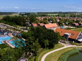 Vakantiepark Hof van Zeeland โรงแรมในheinkenszand