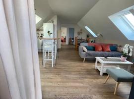Appartement cosy sous les toits, appartement à Lion-sur-Mer