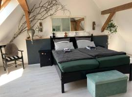 Romantische Wohnung Bauernhof, 100m2 offenes Dachgeschoss, vacation rental in Auhausen