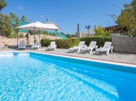Villa Ara - Lloret de Mar, hotell med pool i Mont Barbat