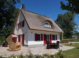 Ferienhaus Lucia, villa in Glowe