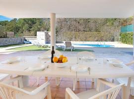 Villa Brisa - Lloret de Mar, hotell med pool i Mont Barbat