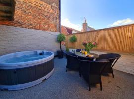 Bensons Gem - Cyanacottages, hotel with jacuzzis in Whitby