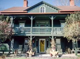 Fox & Bear Lodge
