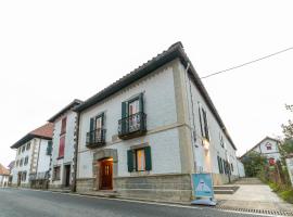 LORENTX ATERPEA, hotel en Burguete