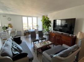 Grand appartement proche de Paris, apartament din Chilly-Mazarin