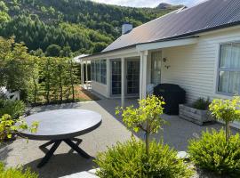 Fletcher Cottage, vacation home in Arrowtown