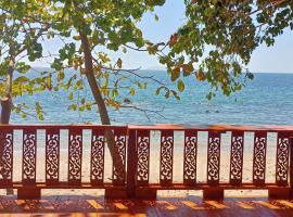 Kohjum Seafront Resort, habitación en casa particular en Koh Jum