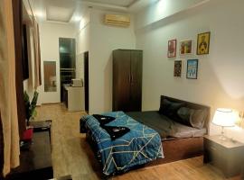 Ivy Pali Studio Rooms (Near Imagica), Dhokshet, hotel z bazenom v mestu Jambhulpāda