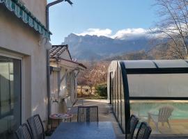 Chambre familiale "le pêcher", B&B/chambre d'hôtes à Saillans