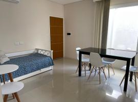 Dpto Moderno - 1 dormitorio, hasta 4 personas, hotel cerca de Cerro Del Libertador, Tandil