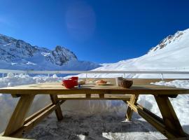 Appt pied des pistes, terrasse et parking couvert, khách sạn ở La Mongie