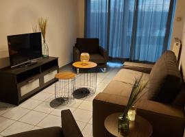 appartement rdc plein centre avec terrasse, хотел с паркинг в Визе