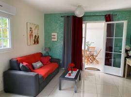 Superbe appartement à Trinité, hotel v destinaci La Trinité