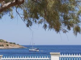 Breezy Beach House, alloggio vicino alla spiaggia a Agia Marina Mikrolimanou