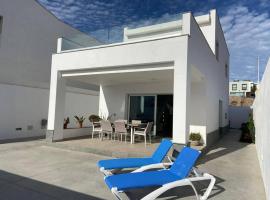Casa de Playa maravillosa en Taliarte, дом для отпуска в городе Лас-Пальмас-де-Гран-Канария