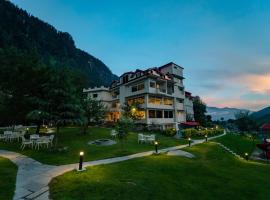 The Allure Grand Resort -A Majestic Riverside Retreat, ski resort in Manāli