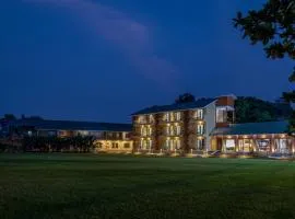 Paramount Riverfront Resort & Spa, Karjat
