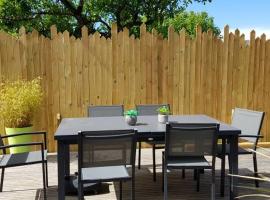 Maison moderne plein coeur de Ouistreham, hotel in Ouistreham