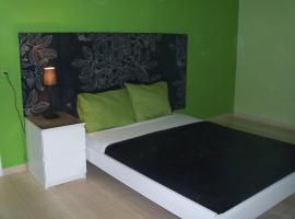 Maria's Studios, B&B in Agios Georgios