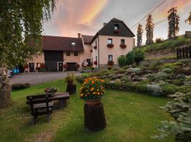 Penzion Adršpach " U Kozárů ", hotel cerca de Rocas de Adršpach-Teplice, Adršpach