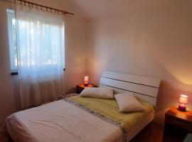 Apartments Labinac in Vabriga with garden close to sea, hotel v destinaci Vabriga