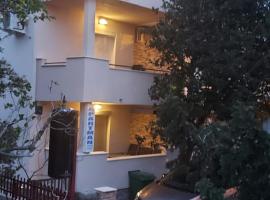 Apartments Mil - 30 m from beach, hotel v Ribarici