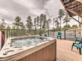 ‘Casa Ruidoso’ Cabin: Hot Tub, Views & Pool Table! โรงแรมในAlto