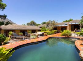 Unique Hout Bay House, villa i Hout Bay