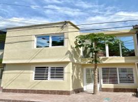 Habitaciones tipo hotel con terraza, külalistemaja sihtkohas Ibagué