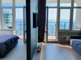 Level 24 - Sea & Sky View Apartment