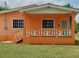 Royal Properties Link, cabana o cottage a Crooked Tree