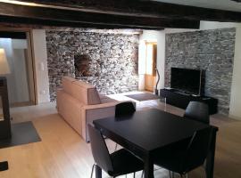 Corte delle Camelie, hotel with parking in Vira