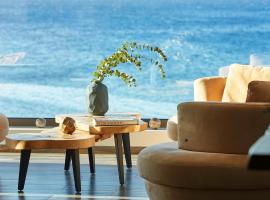 Seafront Luxury Moonlight Villa in South East Crete with Breathtaking Views, hotel v destinaci Makrigialos