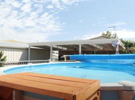 Coastal Springs - PET FRIENDLY & 200m To Beach!, hotel con piscina a Clifton Springs