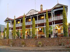The Pemberton Hotel, мотель в городе Пембертон