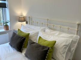 The Snug- With Private parking, hotelli kohteessa Whitstable