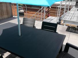 NUVOLA Summer Spring, hotel in Zottegem