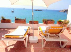 Mirador de la Virgen Ático con terraza y estudio sin terraza, apartamento en Ibiza