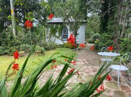Holly Cottage. Romantic Getaway. Tourist base., cheap hotel in Harker