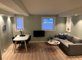Lofoten - New apartment, close to airport., hotell i Leknes